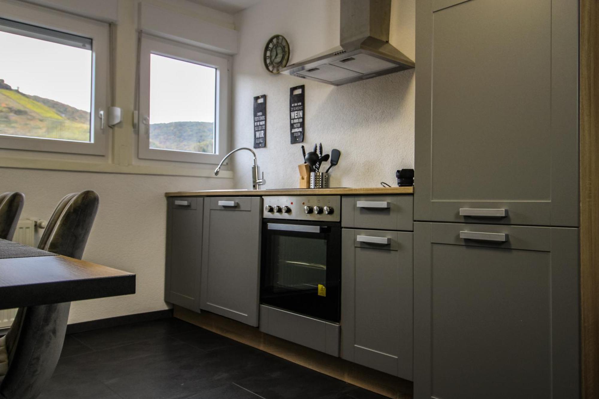 Sweet Six, Balkon, Netflix, Boxspringbetten, Hochwertiges Bad Apartment *