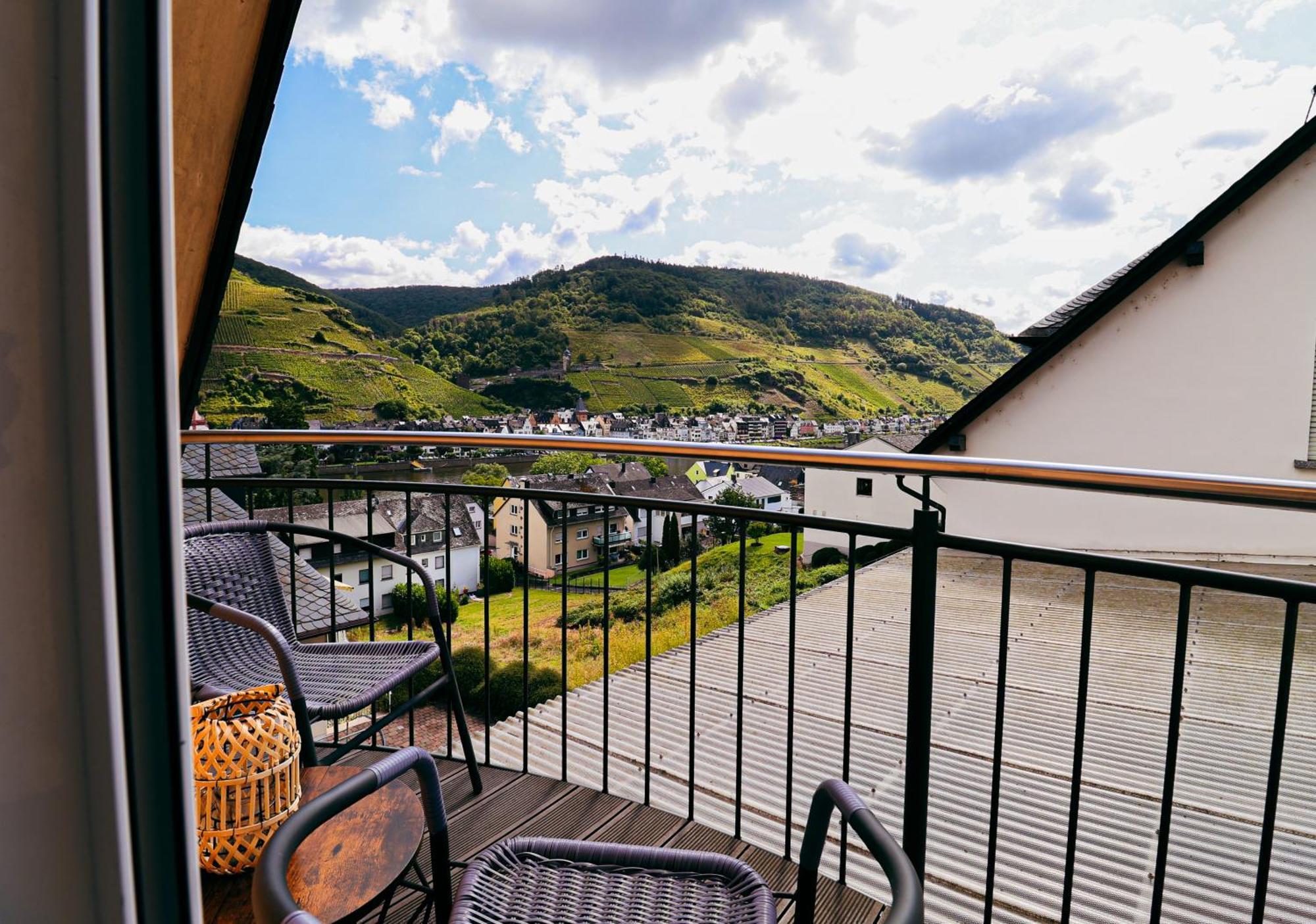 Apartment Sweet Six, Balkon, Netflix, Boxspringbetten, Hochwertiges Bad